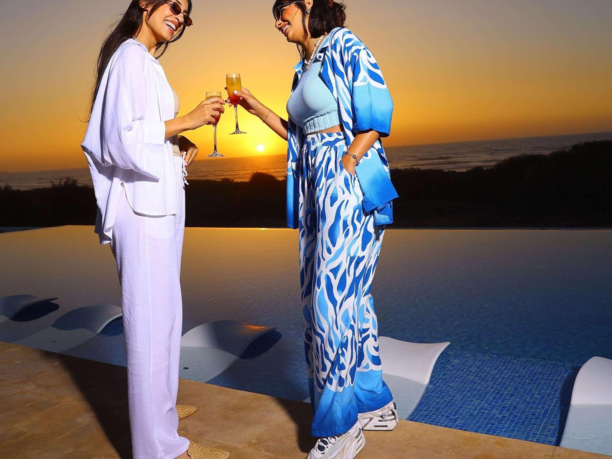 Pullman Mazagan Royal Golf & Spa El Yadida Exterior foto Two women wearing kaftans